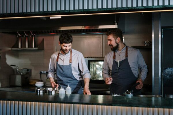 restaurant staff shortage — Restaurants